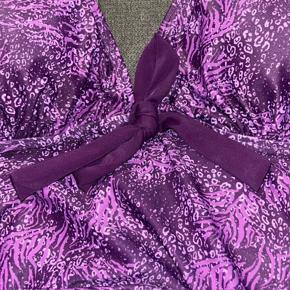 NWT small swimtop with halter closure and boy short bottom by Jose LLC - Picture 6 of 15